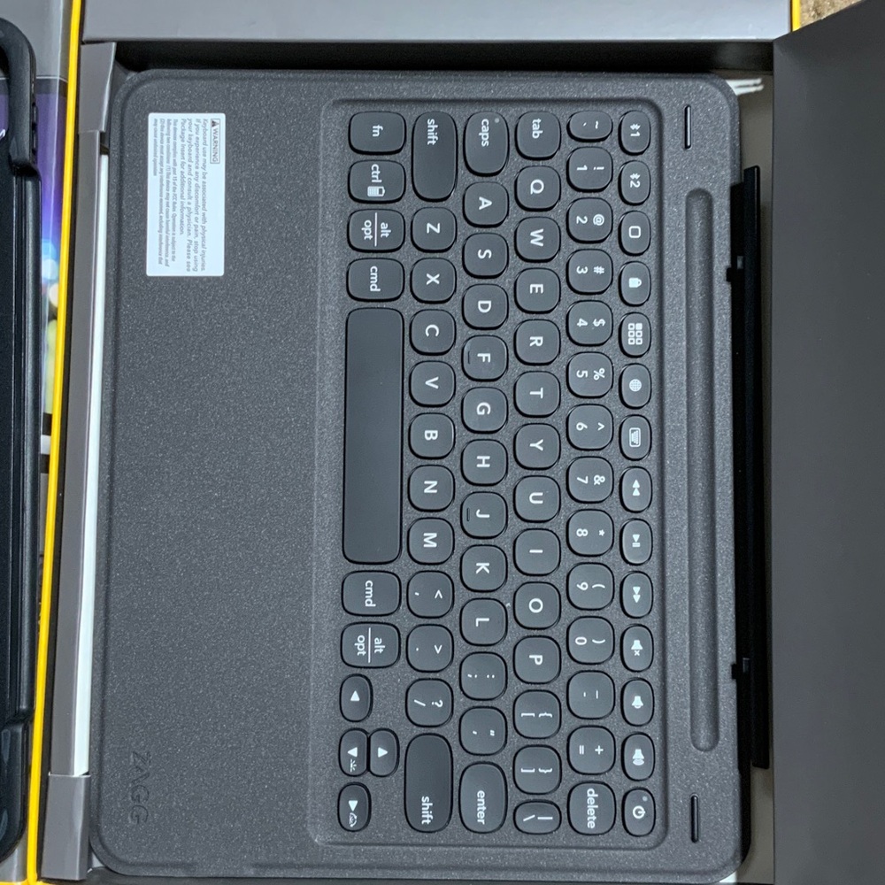 Slim Book Go for iPad Pro - Black - Picture 4 of 5